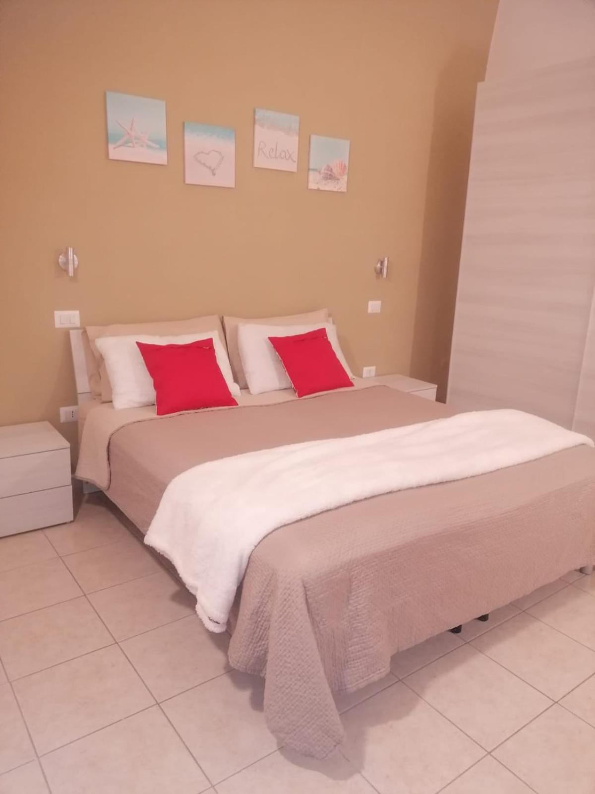 Amaste In Puglia Casa Vacanza Bisceglie Bagian luar foto